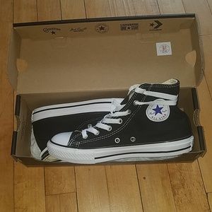 NIB Black High-top Converse (perfect condition)